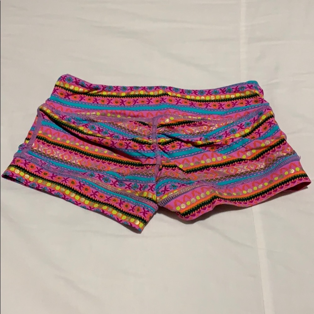 Girls booty shorts - Picture 2 of 3